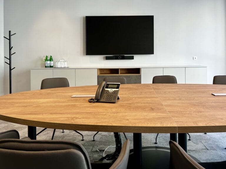 Besprechungsraum "Tür" bei AluKönigStahl